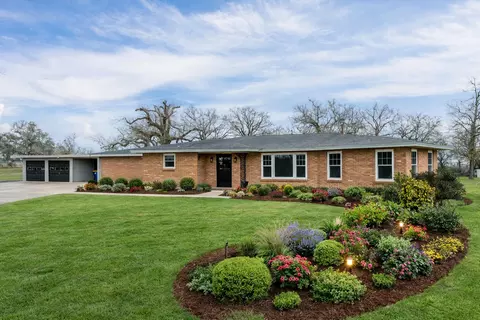 3534 E Hwy 90 A East Hl, Gonzales, TX 78629