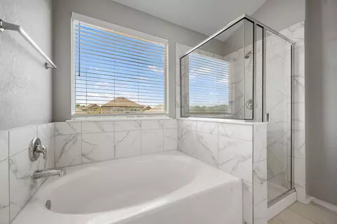 Bath - 1613 Sonny Dr, Leander, TX 78641 photo 2 of 3