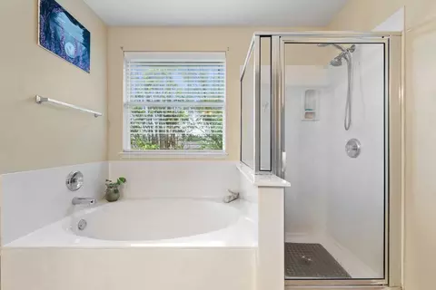 Bath - 140 Wolfberry Path, Buda, TX 78610 photo 1 of 4