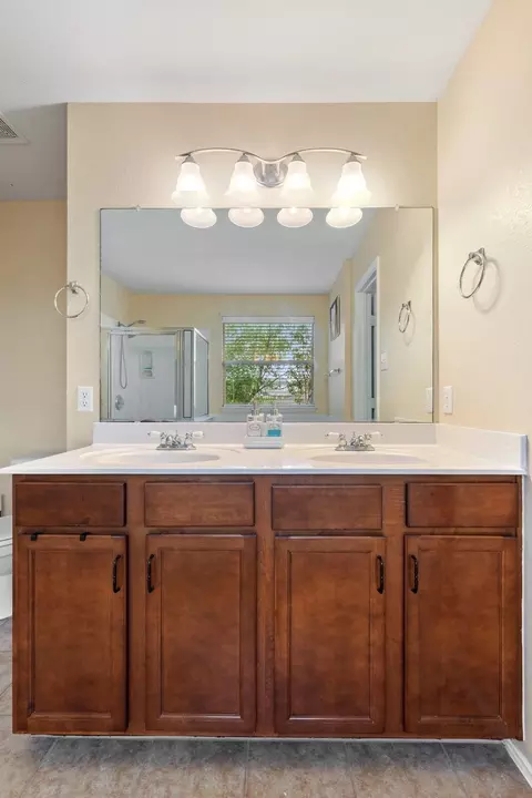Bath - 140 Wolfberry Path, Buda, TX 78610 photo 2 of 4