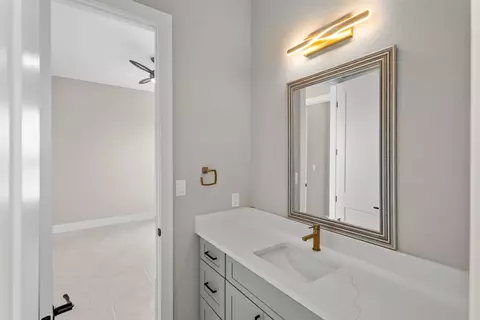 Bath - 123 Lila Ln, Bertram, TX 78605 photo 4 of 5