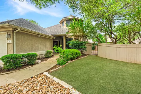 6 Muirfield Greens Cv, Lakeway, TX 78738