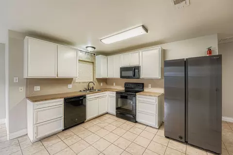 Kitchen - 304 S Main St, Elgin, TX 78621 photo 2 of 5