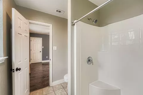 Bath - 304 S Main St, Elgin, TX 78621 photo 2 of 4