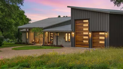 9207 Claxton Dr, Austin, TX 78736