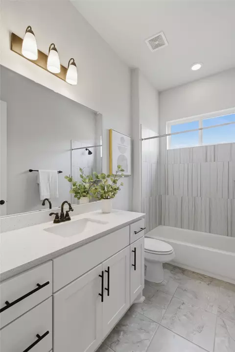 Bath - 1937 Halflinger Ln, Leander, TX 78641 photo 2 of 8