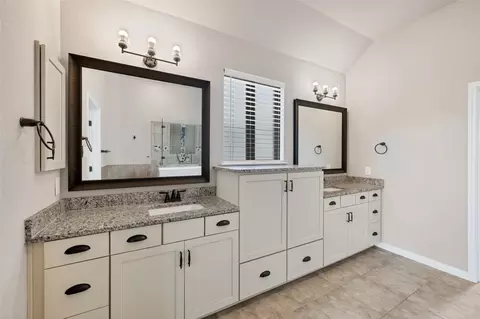 Bath - 2000 Camay St, Leander, TX 78641 photo 2 of 4