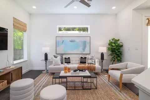 3911 Duval St #2, Austin, TX 78751