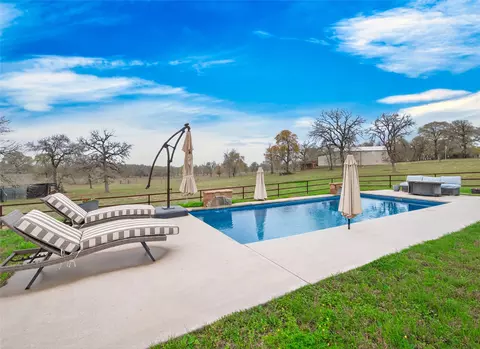 Exterior - 494 Flash Cir, Luling, TX 78648 photo 6 of 8