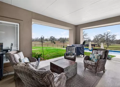 Exterior - 494 Flash Cir, Luling, TX 78648 photo 3 of 8