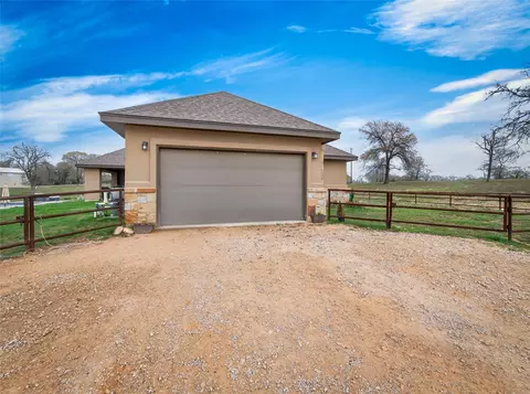 Exterior - 494 Flash Cir, Luling, TX 78648 photo 7 of 8