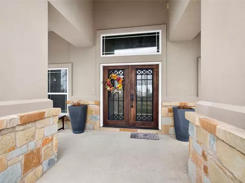 Entry Way - 494 Flash Cir, Luling, TX 78648 photo 1 of 2