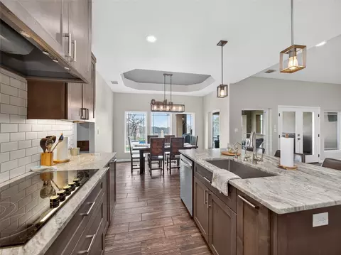 Kitchen - 494 Flash Cir, Luling, TX 78648 photo 3 of 3