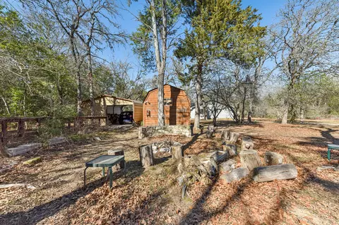 Exterior - 111 Post Oak Dr, Elgin, TX 78621 photo 7 of 10