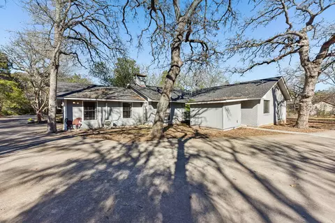 Exterior - 111 Post Oak Dr, Elgin, TX 78621 photo 8 of 10