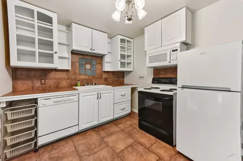 Kitchen - 111 Post Oak Dr, Elgin, TX 78621 photo 3 of 3