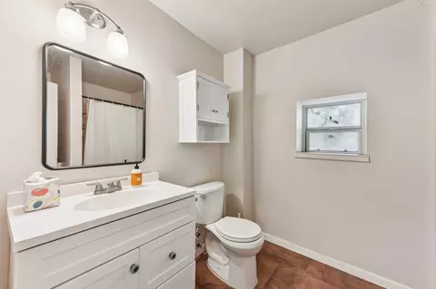Bath - 111 Post Oak Dr, Elgin, TX 78621 photo 3 of 3