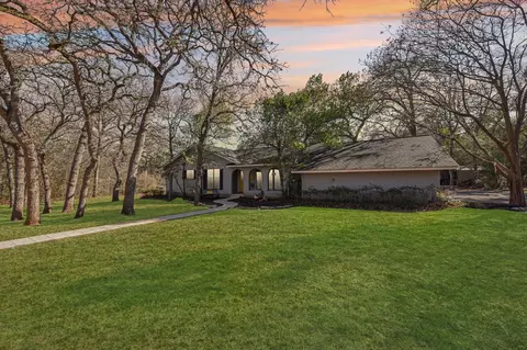 Exterior - 111 Post Oak Dr, Elgin, TX 78621 photo 2 of 10