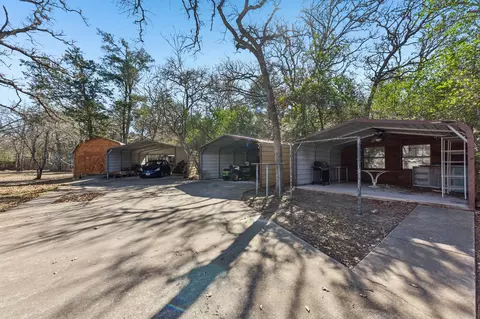 Exterior - 111 Post Oak Dr, Elgin, TX 78621 photo 4 of 10