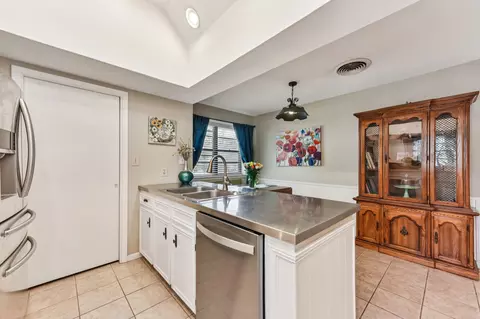 Kitchen - 111 Post Oak Dr, Elgin, TX 78621 photo 1 of 3