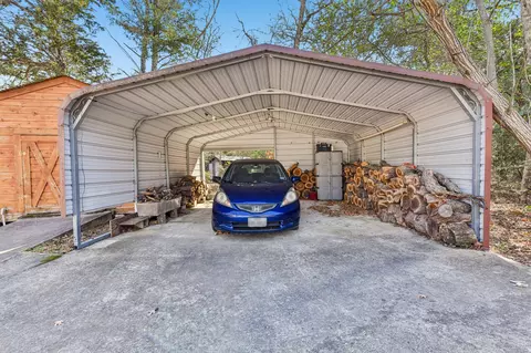 Exterior - 111 Post Oak Dr, Elgin, TX 78621 photo 5 of 10