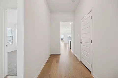 Entry Way - 332 Bendecido Loop, Elgin, TX 78621 photo 4 of 4