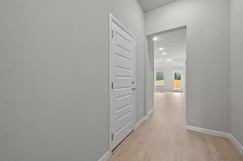 Entry Way - 332 Bendecido Loop, Elgin, TX 78621 photo 2 of 4