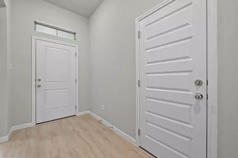 Entry Way - 332 Bendecido Loop, Elgin, TX 78621 photo 3 of 4