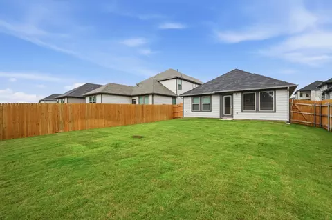 Exterior - 332 Bendecido Loop, Elgin, TX 78621 photo 7 of 11