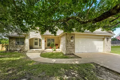 1105 2nd St, Jarrell, TX 76537