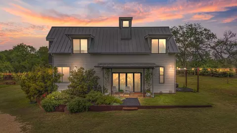 534 Old Mcdade Rd, Elgin, TX 78621