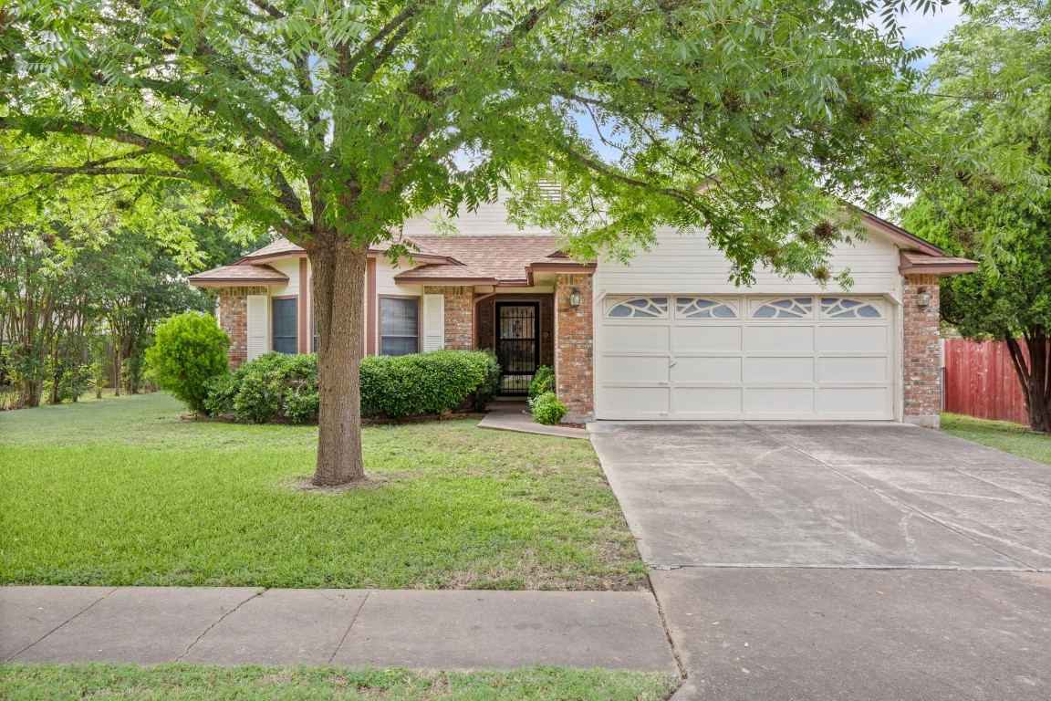 1103 Pecan Crk Dr  