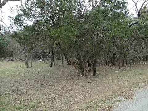 000 Magnolia Ln, Cottonwood Shores, TX 78657