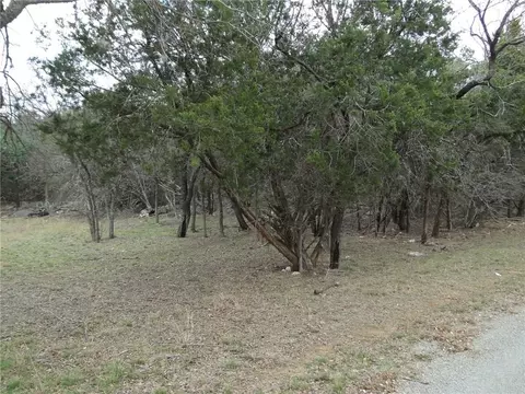 000 Magnolia Ln, Cottonwood Shores, TX 78657