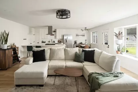 Living - 304 Skyloop Dr, Austin, TX 78745 photo 2 of 3