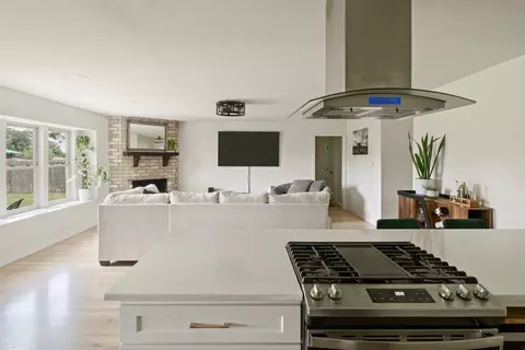 Kitchen - 304 Skyloop Dr, Austin, TX 78745 photo 3 of 7