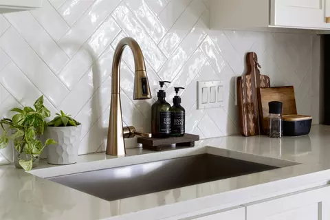 Kitchen - 304 Skyloop Dr, Austin, TX 78745 photo 7 of 7