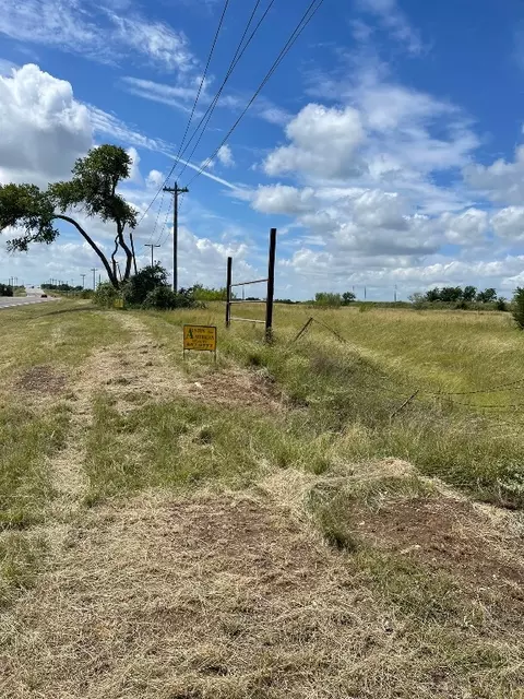 316 Hwy Us 183 N, Briggs, TX 78608