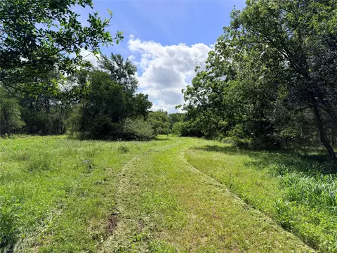 150 Pumper Rd, Luling, TX 78648 photo 4