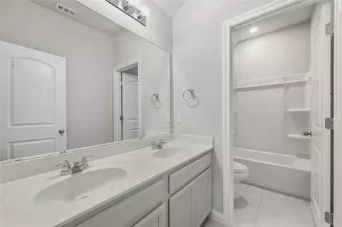 Bath - 2520 Roosevelt Rd, Leander, TX 78641 photo 5 of 10