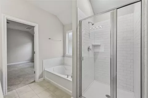 Bath - 2520 Roosevelt Rd, Leander, TX 78641 photo 2 of 10