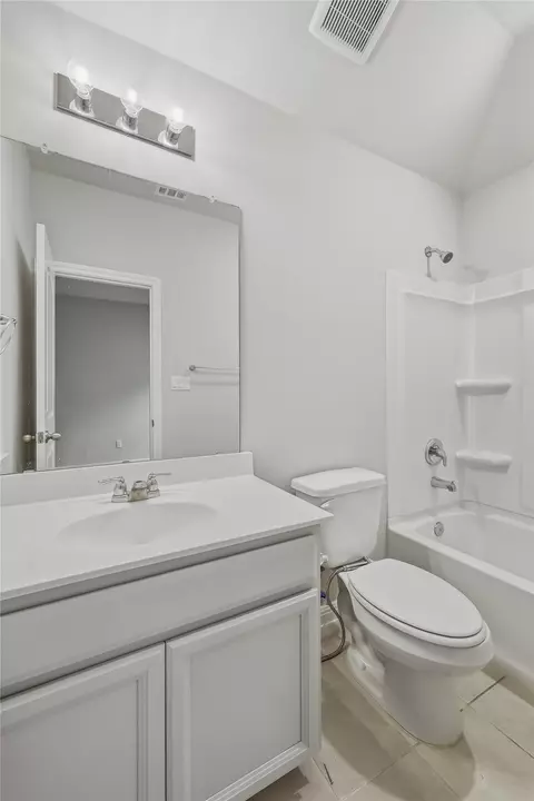 Bath - 2520 Roosevelt Rd, Leander, TX 78641 photo 7 of 10