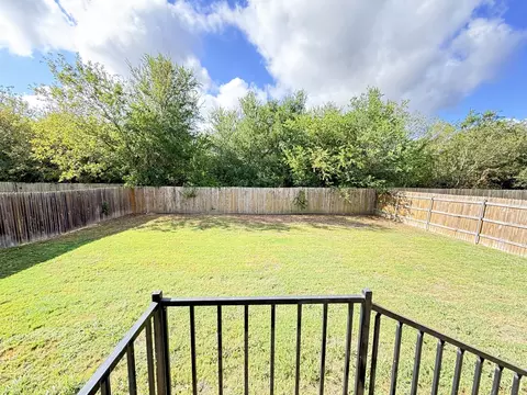 Exterior - 123 Saranac Dr, Elgin, TX 78621 photo 2 of 4