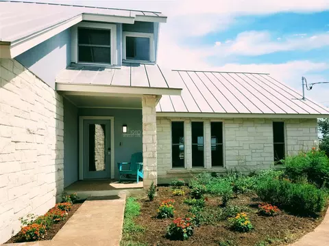 19110 Hornsby Ln, Spicewood, TX 78669