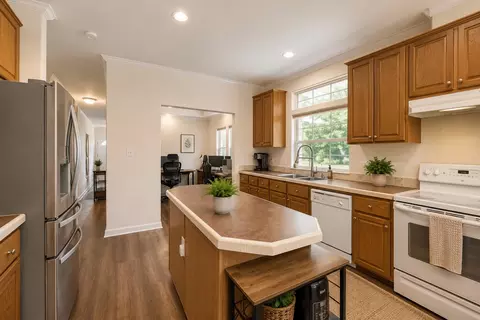 Kitchen - 260 Dickerson Ln, Elgin, TX 78621 photo 4 of 4