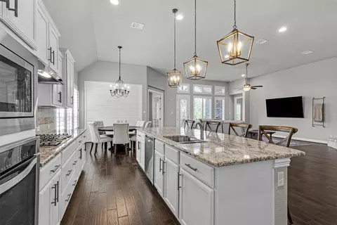 Kitchen - 841 Richardson Ln, Leander, TX 78641 photo 7 of 7