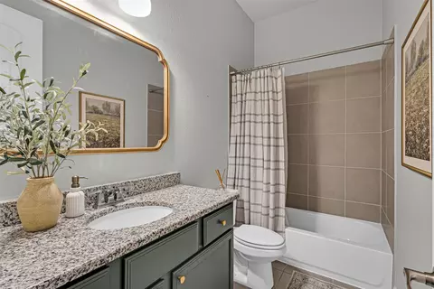 Bath - 841 Richardson Ln, Leander, TX 78641 photo 5 of 5