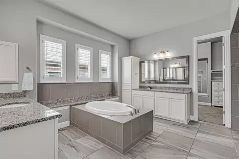 Bath - 841 Richardson Ln, Leander, TX 78641 photo 1 of 5