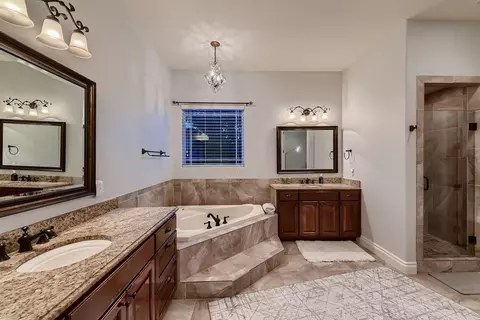 Bath - 124 Gabriel Vis E, Georgetown, TX 78633 photo 2 of 4