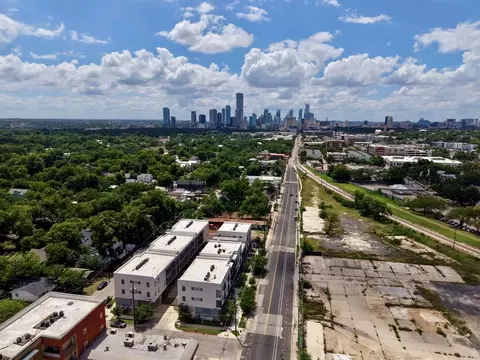 View/Area - 2709 5th St E #1306, Austin, TX 78702 photo 1 of 6